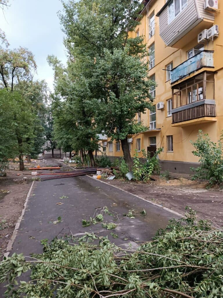 Затоплені квартири та пожежі — наслідки шторму у окупованому Маріуполі (фото, відео)