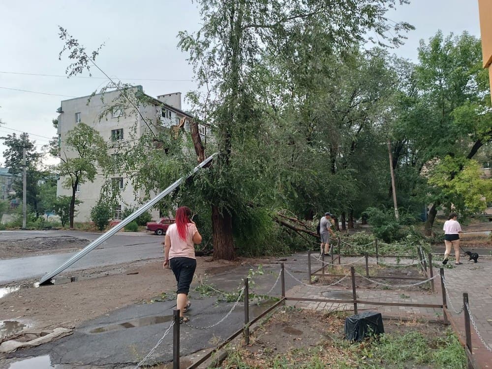 Затоплені квартири та пожежі — наслідки шторму у окупованому Маріуполі