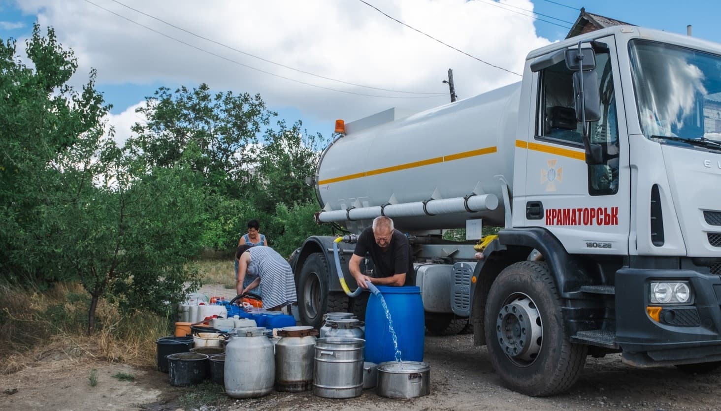 На Донеччині до 4 населених пунктів надзвичайники доставили воду