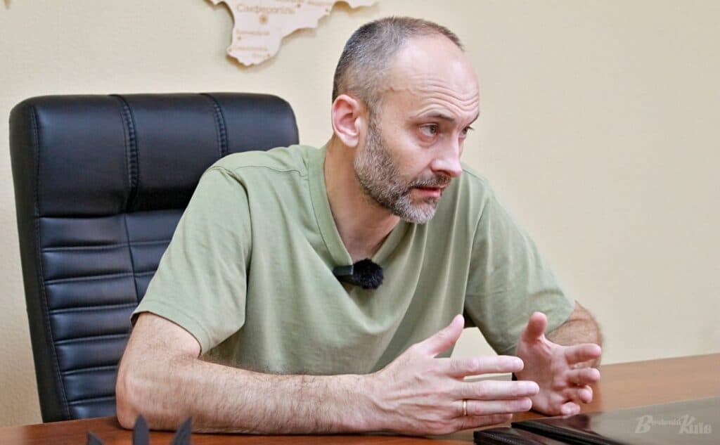 Начальник Дарницького районного у м. Києві ТЦК та СП — Володимир Новосядлий