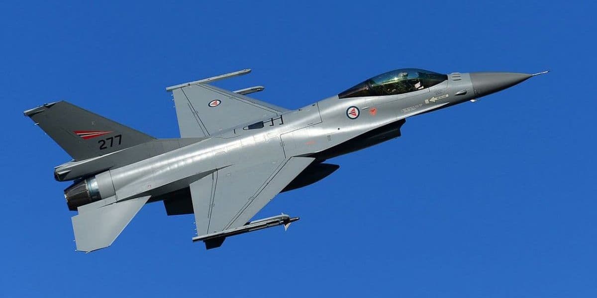 Норвезький винищувач F-16AM