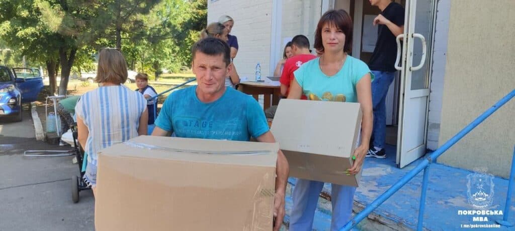 Набори допомоги отримали родини з дітьми у Покровську (фото)
