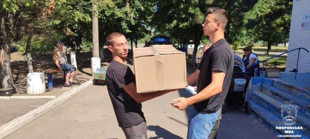 Набори допомоги отримали родини з дітьми у Покровську (фото)