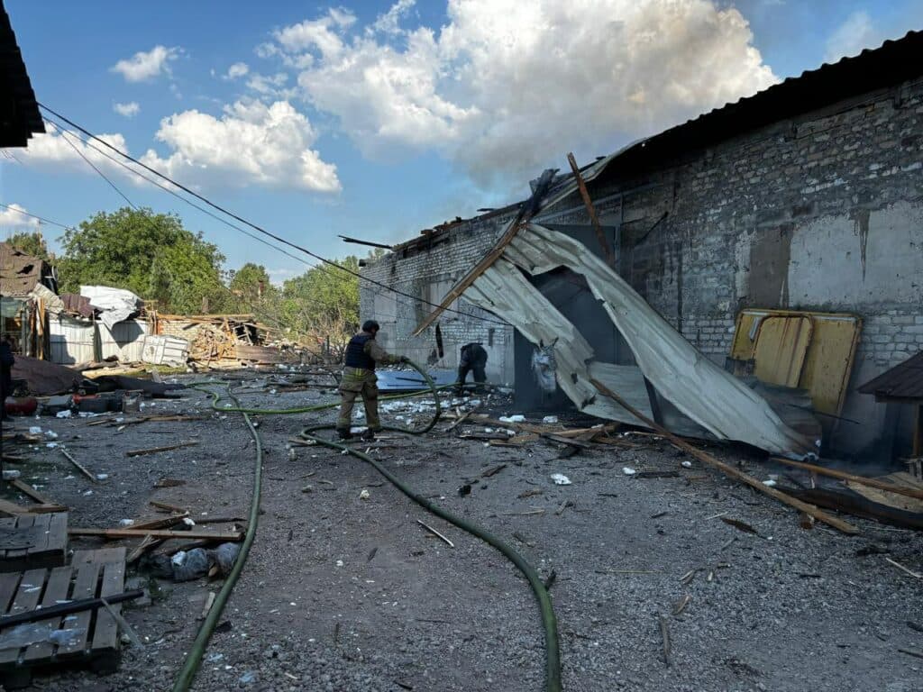 Ворог обстріляв Покровськ, є поранені (фото)