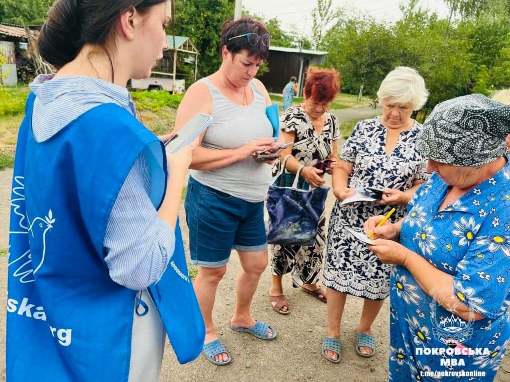 Гуманітарна місія "Проліска" надає допомогу постраждалим від обстрілів у Покровську (фото)