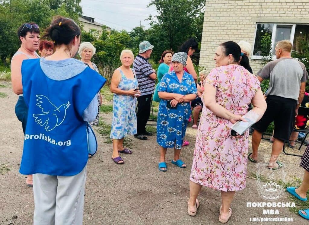 Гуманітарна місія "Проліска" надає допомогу постраждалим від обстрілів у Покровську (фото)