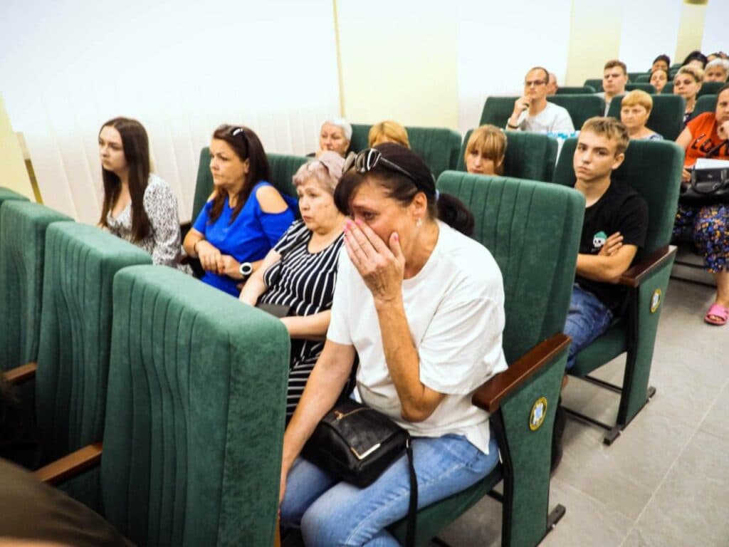 Родини загиблих військовослужбовців отримали Знаки Пошани Захиснику Луганщини 8