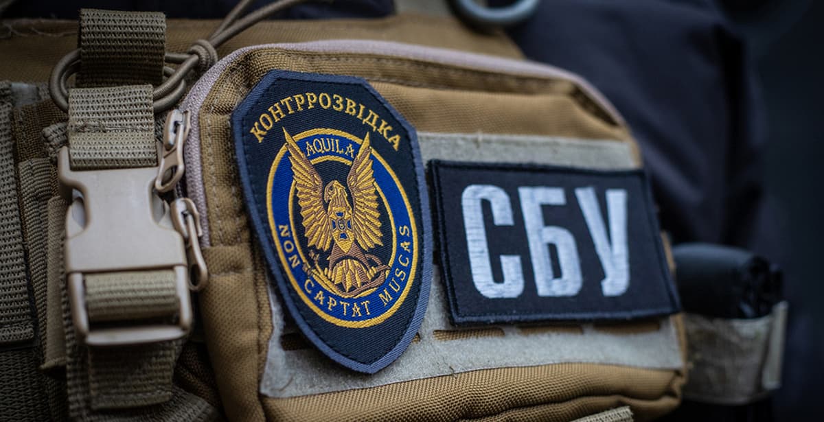 СБУ повідомила про підозру ворожій поплічниці, яка взяла участь в організації "виборів путіна" на Луганщині