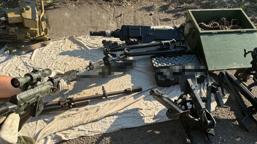СБУ затримала злочинців, які продавали криміналітету трофейні кулемети та вибухівку на Донеччині, Київщині і Дніпрі