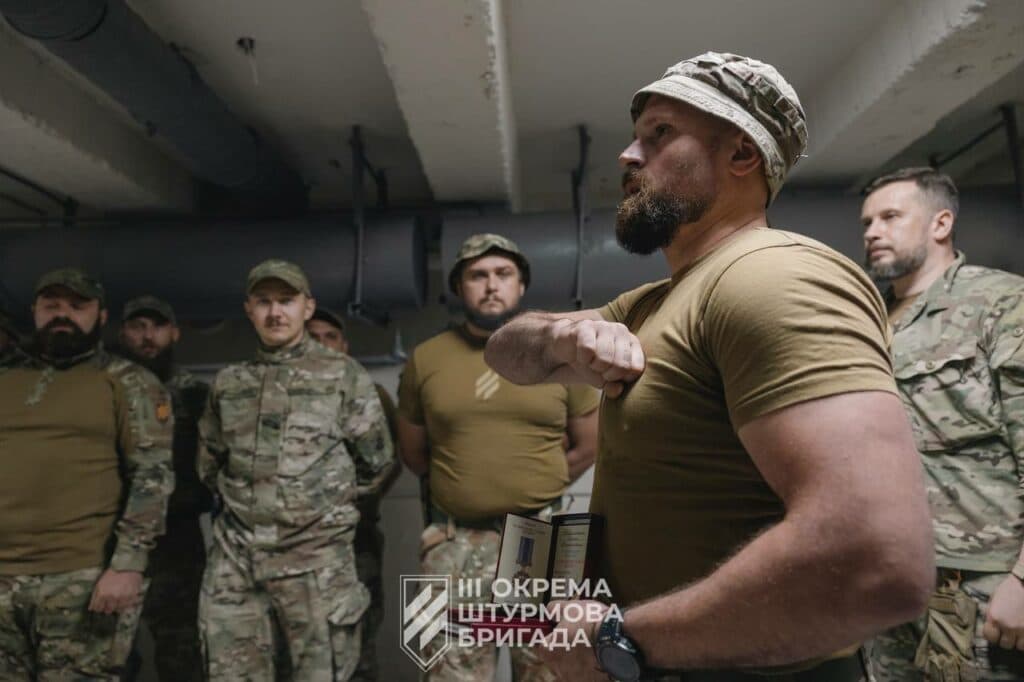 Оборонці Донеччини з 3 ОШБр отримали державні нагороди: фото