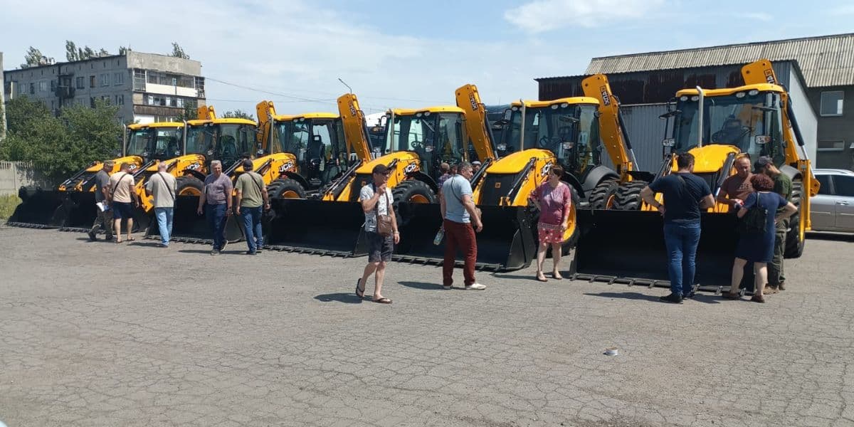 екскаватори-навантажувачі 2