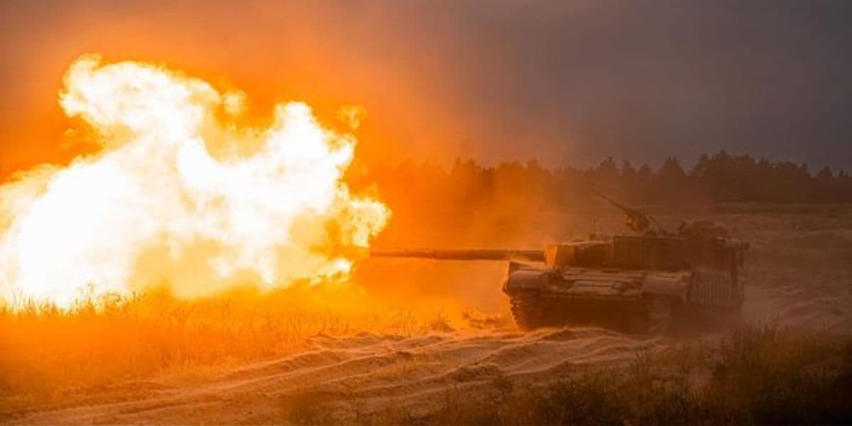 стріляє танк 2