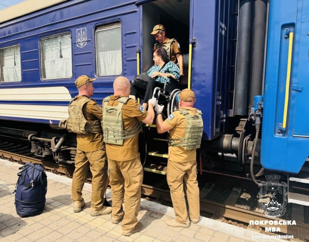 На Донеччині відбулася наймасовіша евакуація з початку цього року (фото)