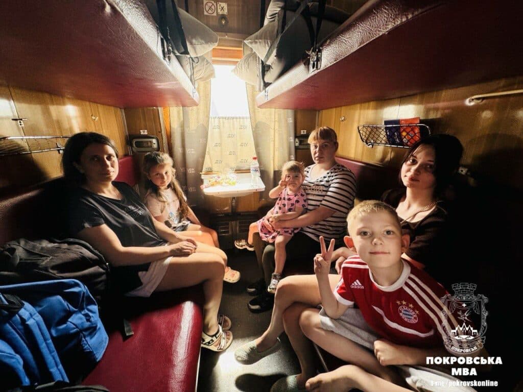 На Донеччині відбулася наймасовіша евакуація з початку цього року (фото)