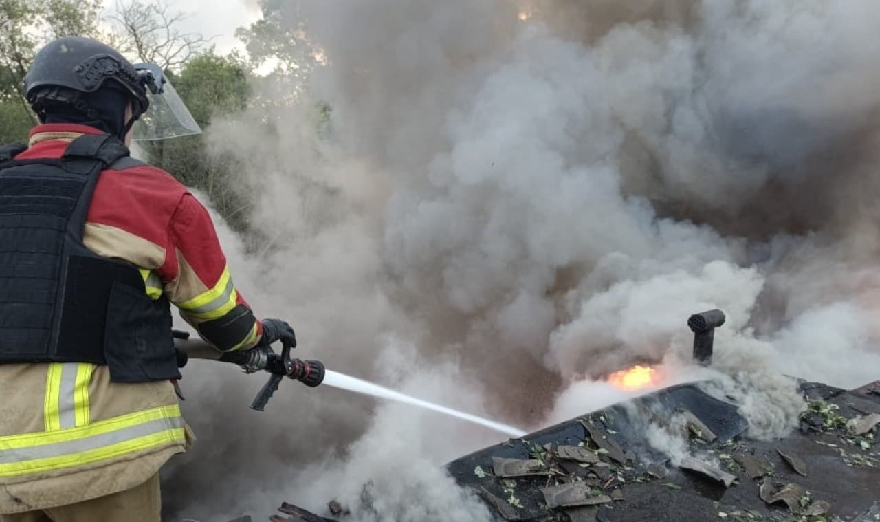 Минулої доби рятувальники Донеччини ліквідували 13 пожеж
