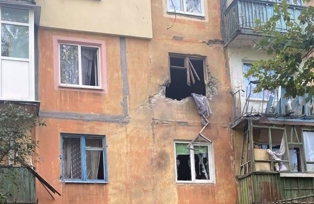 Одна людина загинула, 11 поранених з дитиною — наслідки ворожих обстрілів на Донеччині