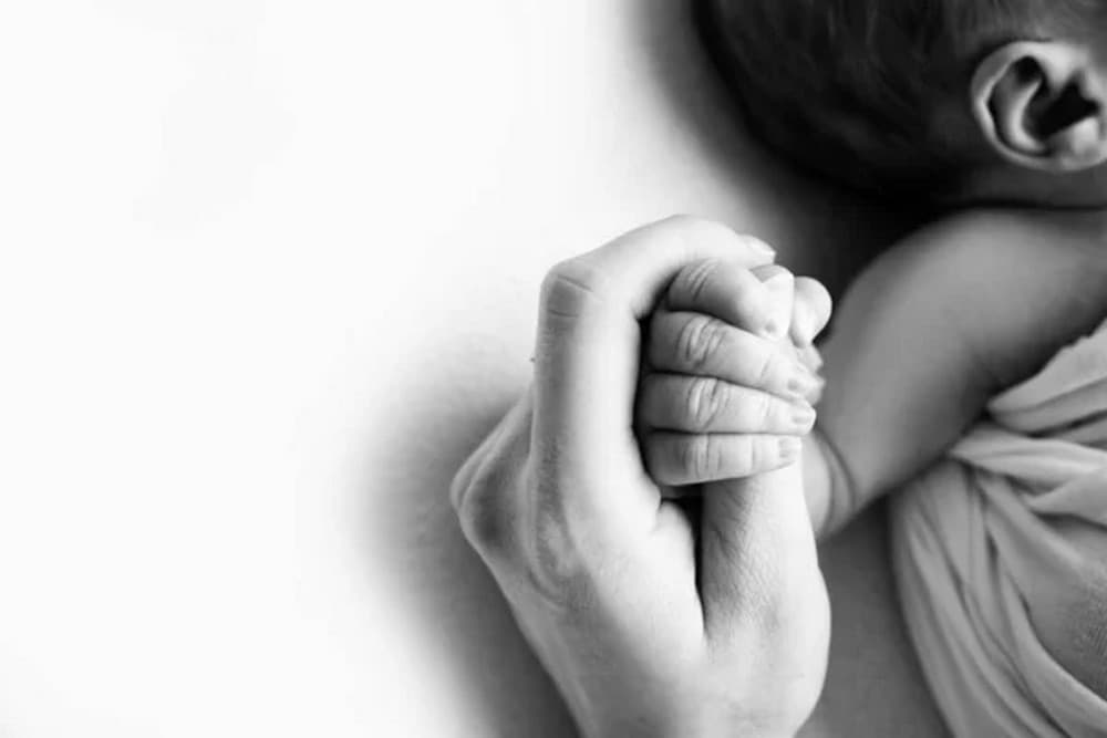 Тіло викинула в сміттєвий контейнер: на окупованій Донеччині 17-річна матір вбила новонароджену дитину