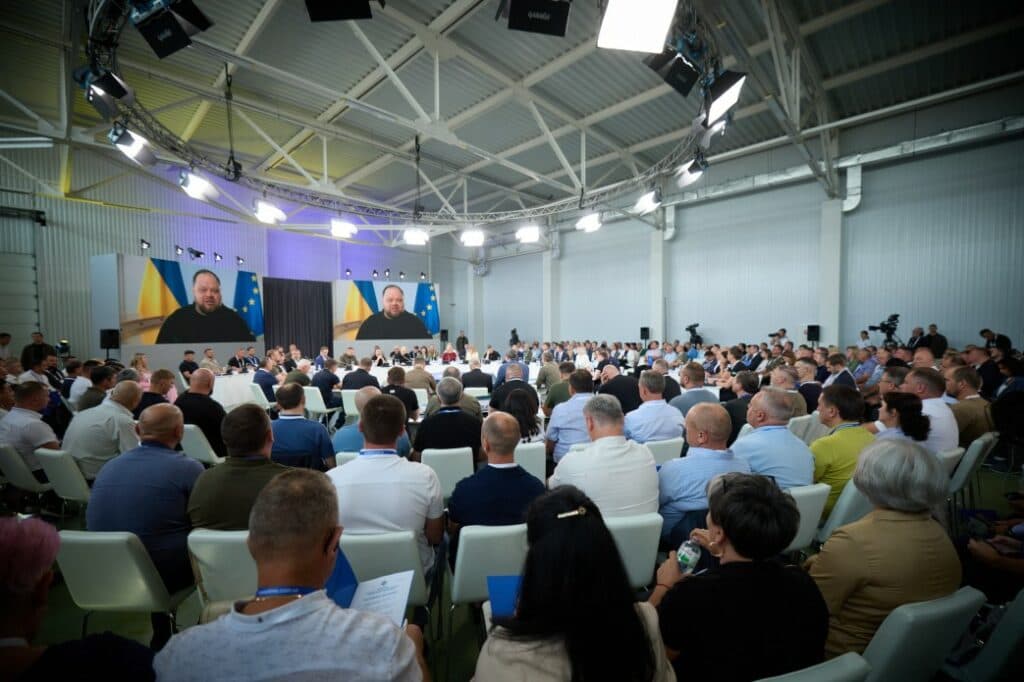 Енергетику, початок навчального року та співпрацю з партнерами в ЄС обговорили на Конгресі місцевих та регіональних влад