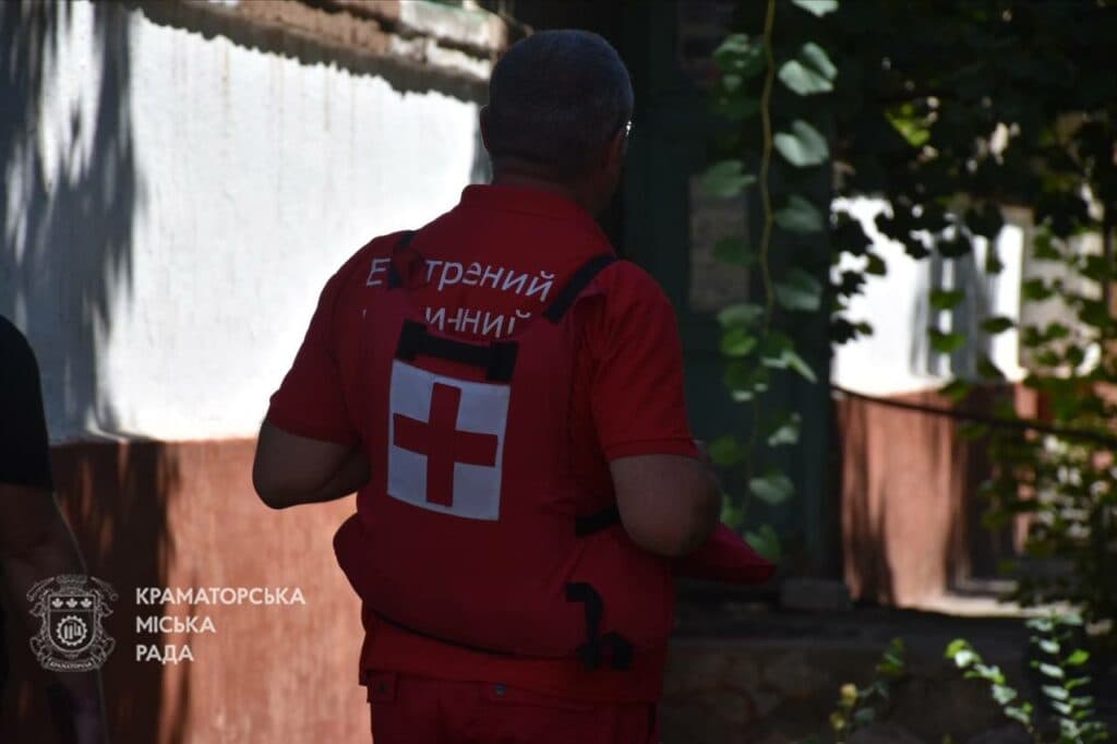 У Краматорську показали наслідки ворожого ракетного удару (фото)