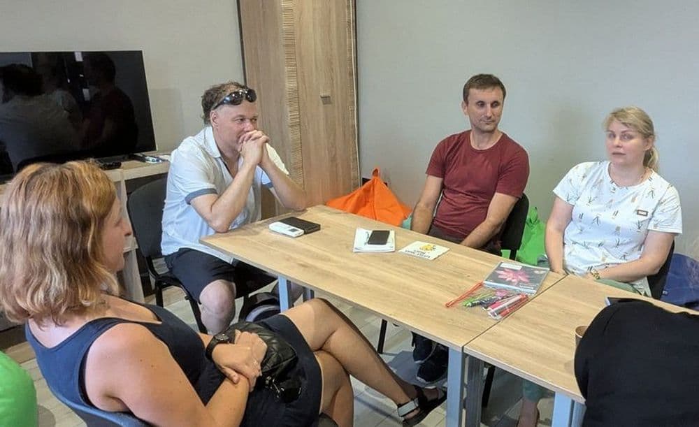 ВПО з Луганщини на Закарпатті займаються у розмовному клубі англійської мови