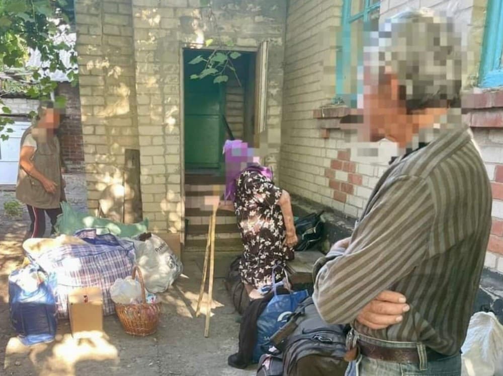 Із Новолюбівки на Луганщині вдалося евакуювати трьох людей до Слов'янська