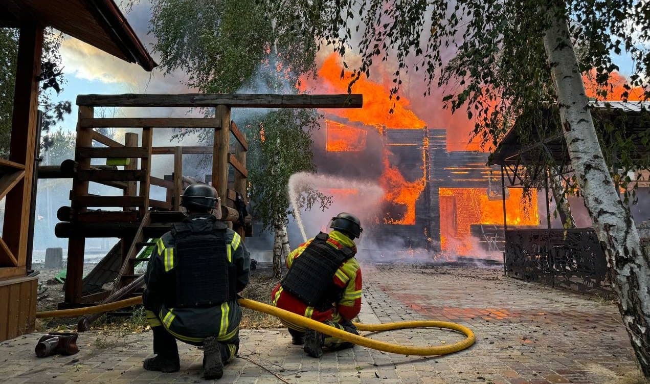 У Лиманській громаді рятувальники ліквідували 2 пожежі, спричинені обстрілами (фото)