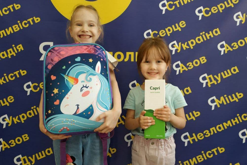 Маріупольські першокласники у Києві можуть отримати безкоштовні рюкзаки і фотосесію