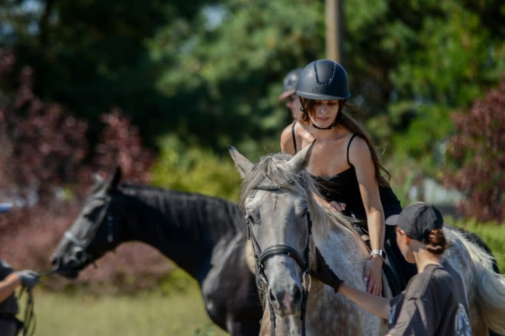 Родини захисників Маріуполя відвідали соціальне ранчо (фото)