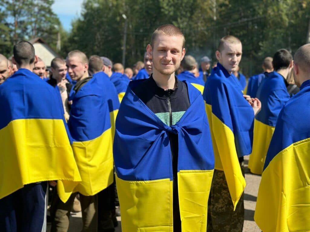 Більшість повернутих сьогодні в Україну з полону рф захисників — оборонці Маріуполя