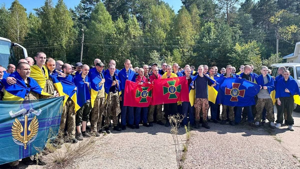 Більшість повернутих сьогодні в Україну з полону рф захисників — оборонці Маріуполя