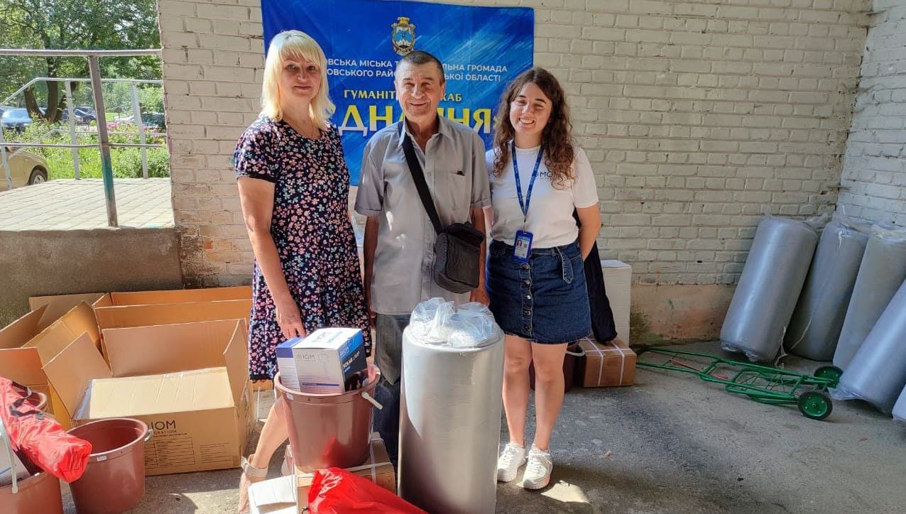 Переселенцям з Покровська МОМ надала гуманітарну допомогу (фото)