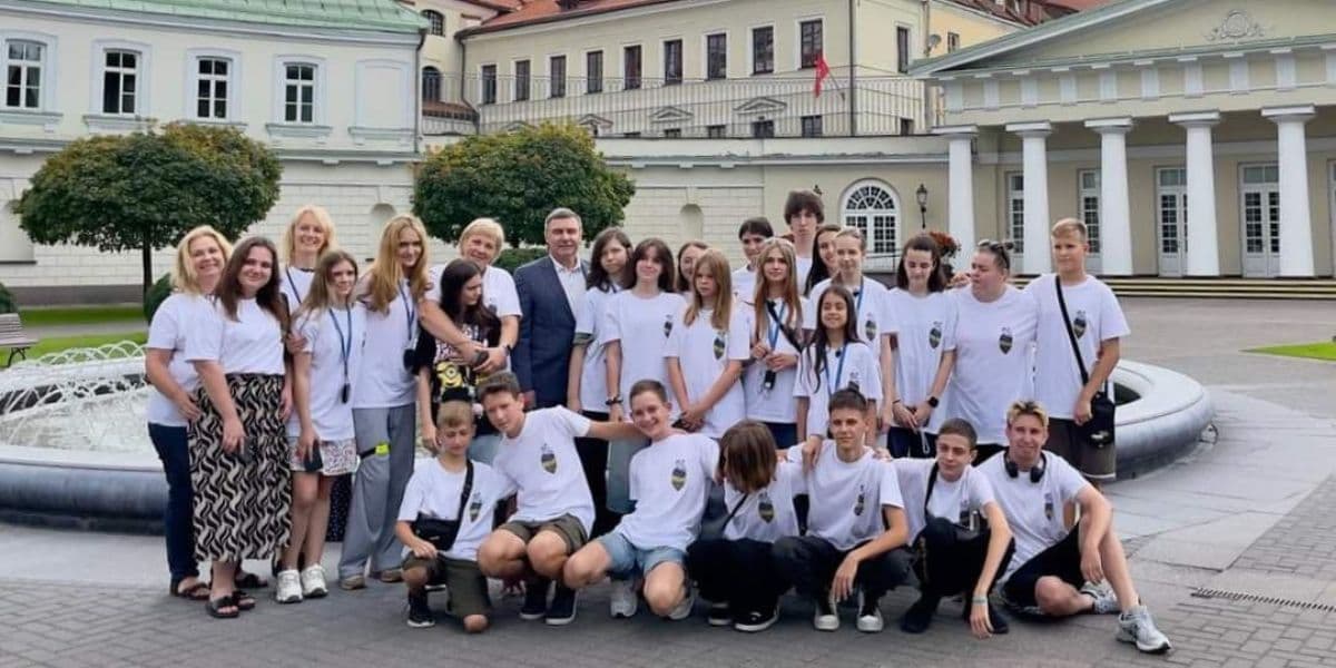 Школярі з Сєвєродонецька завітали до резиденції Президента Литви 1