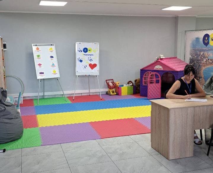 У Житомирі завершують підготовку до відкриття центру для переселенців "Я — Маріуполь" (фото)