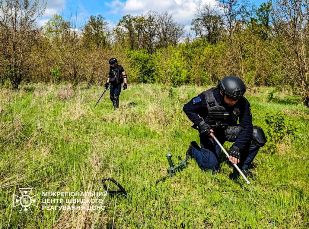 як вберегтися від мін на Донеччині