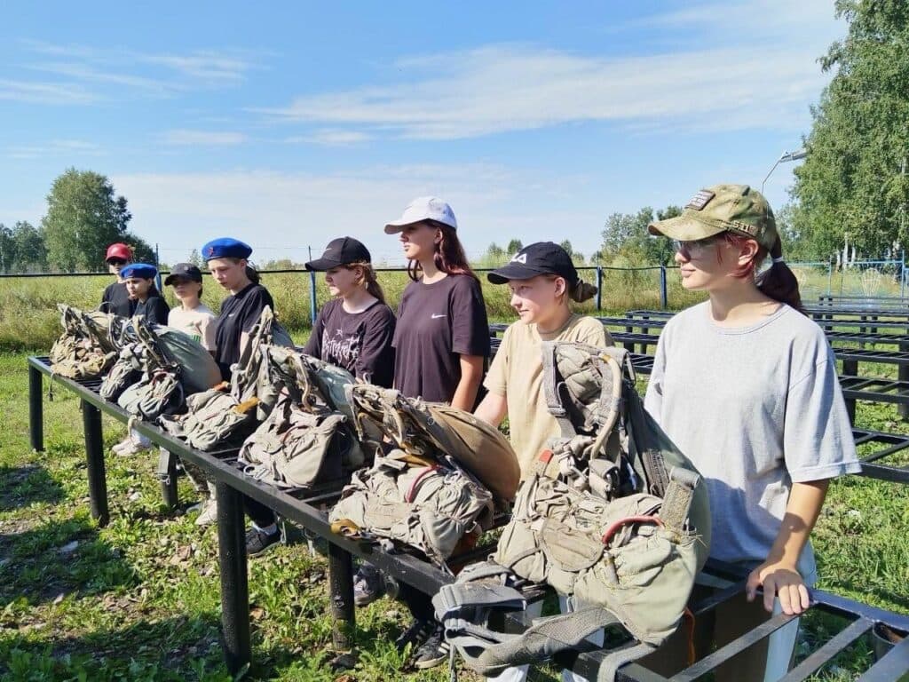 окупація мілітарізація дітей