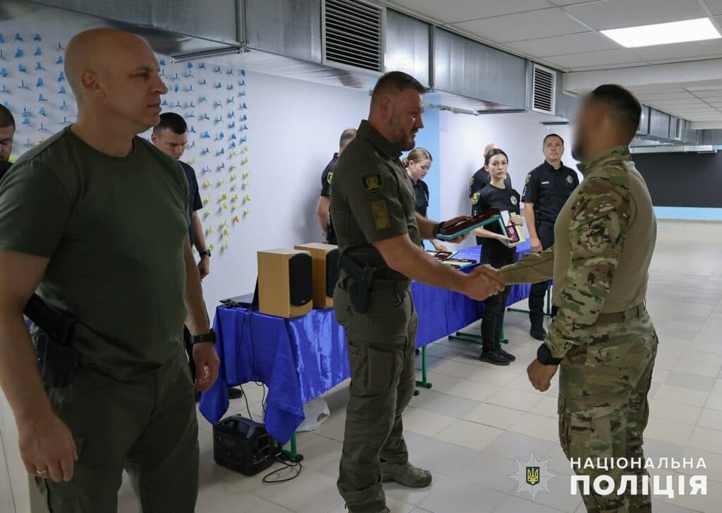 Поліцейських Донеччини відзначили за віддану службу на лінії фронту (фото)