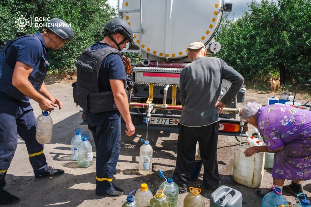 привезли воду в костянтинівку 2