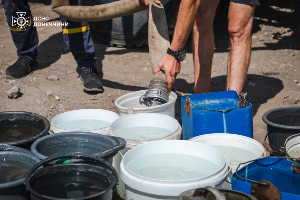 привезли воду в костянтинівку 4