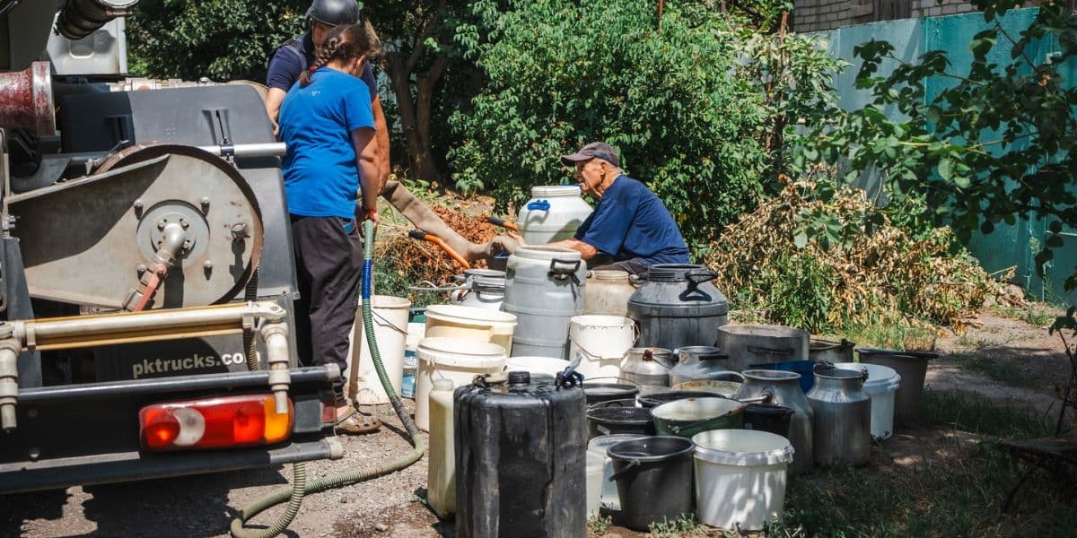 привезли воду в костянтинівку