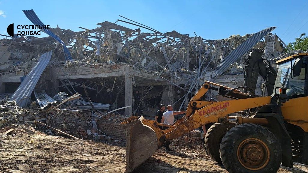 зруйнований готель у краматорську 5