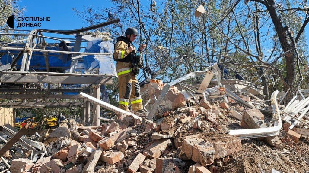 зруйнований готель у краматорську 6