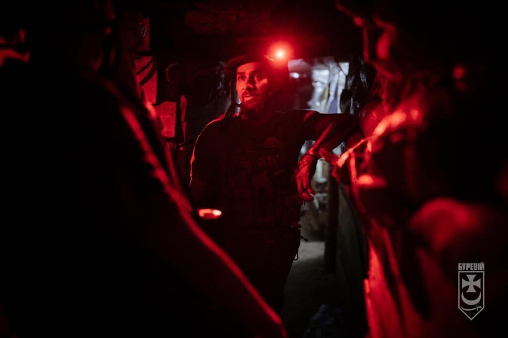 Бійці батальйону «Хорив» 1-ї Президентської бригади оперативного призначення імені гетьмана Петра Дорошенка «Буревій» НГУ - на спостережному пункті у Серебрянському лісі 2