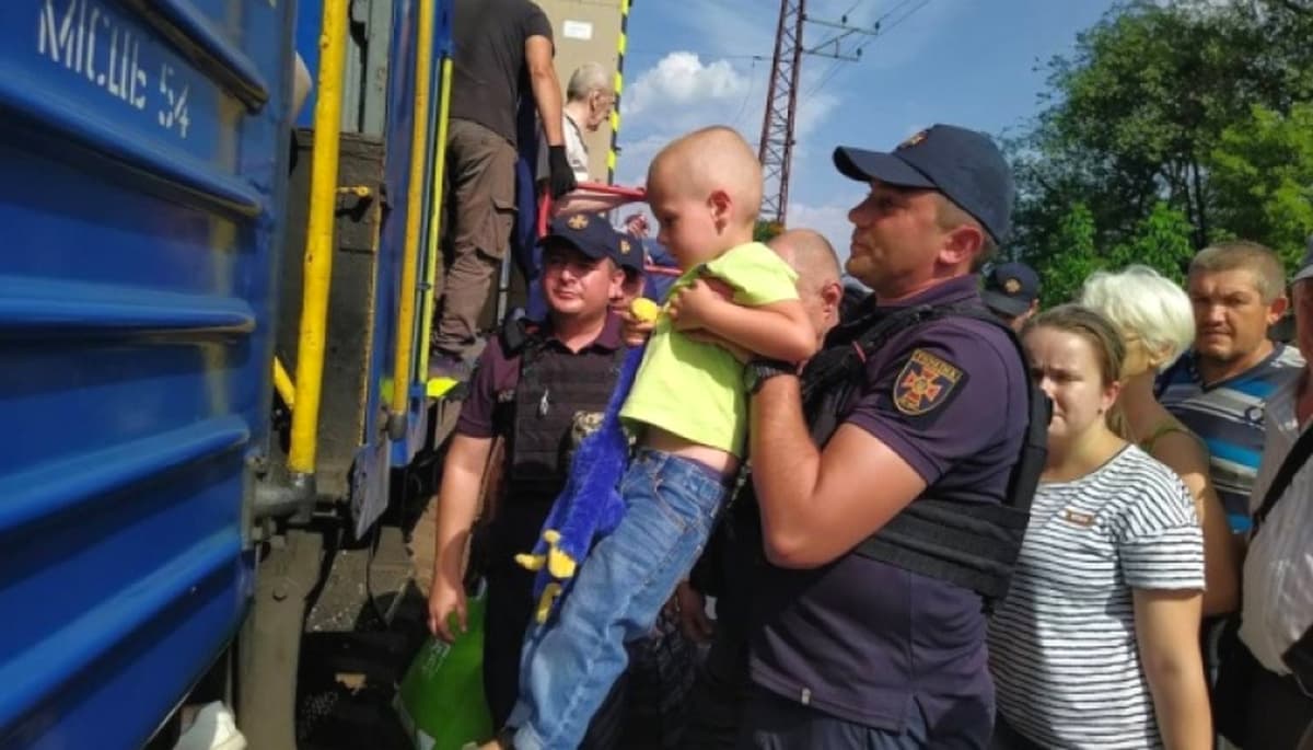 На Донеччині триває 13 етап примусової евакуації родин з дітьми