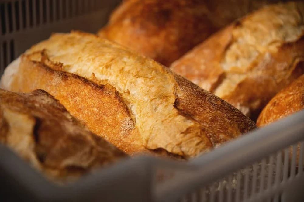 До населених пунктів на лінії зіткнення Луганщини привезли тижневий запас хліба