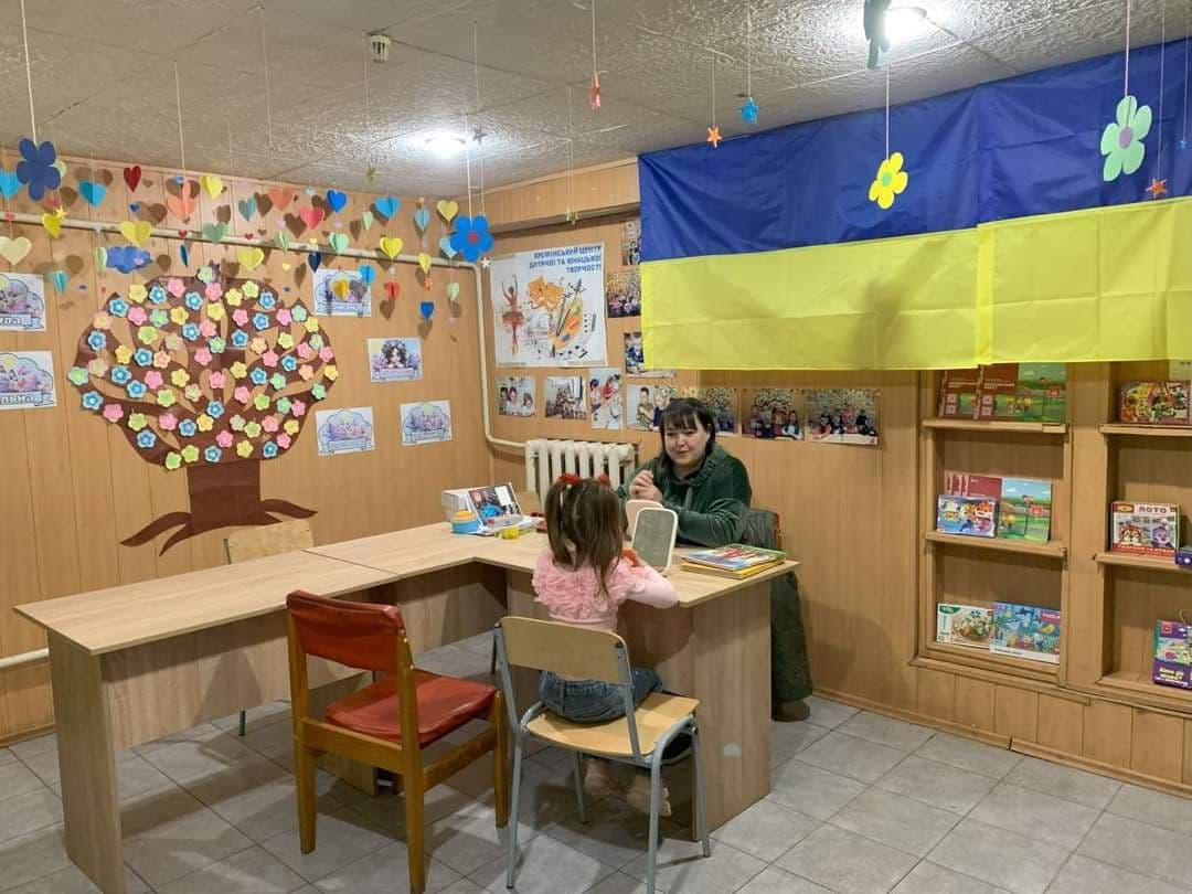 Логопед Кремінського хабу в місті Дніпро консультує луганських дітей з порушеннями мовлення