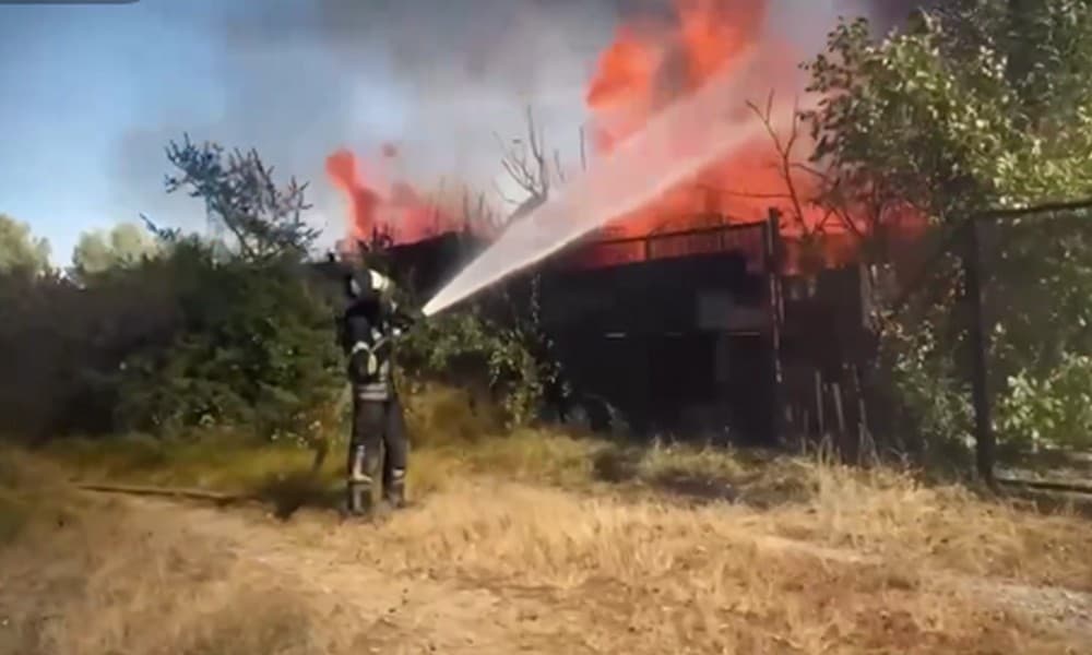 Загарбники заявили, що понад 160 житлових будинків постраждали від пожежі в окупованому Станично-Луганському районі
