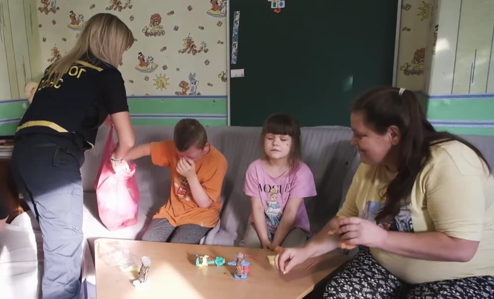 Психологи ДСНС Донеччини допомагають ВПО справлятися з емоційними травмами та адаптуватися до нових умов (відео)