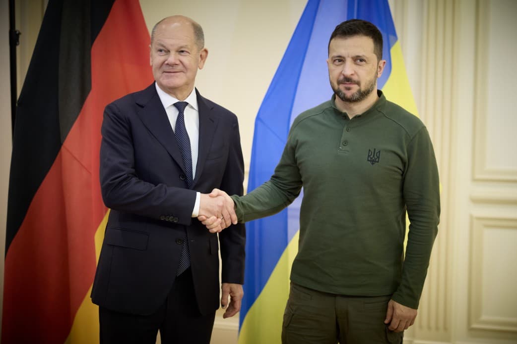 Зеленський і Шольц обговорили Формулу миру для України