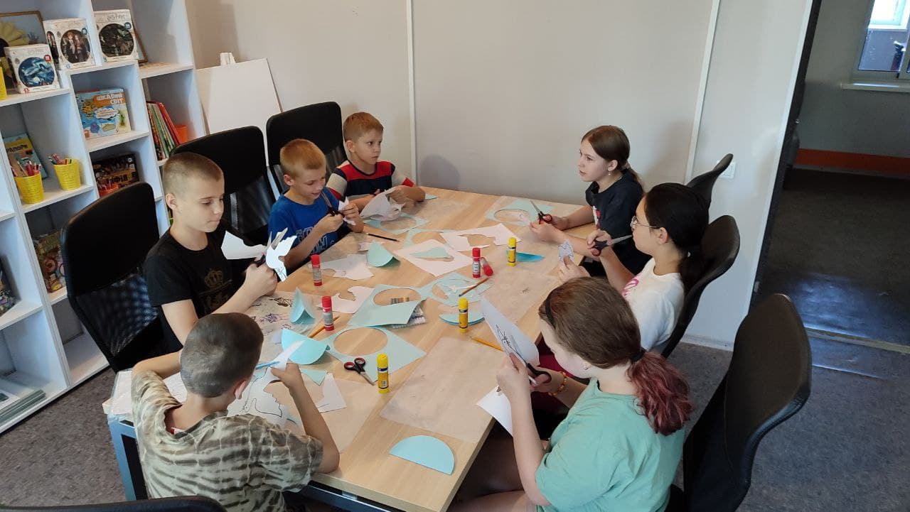 У Дніпрі провели майстер-клас Голуб миру для торецьких дітей 2