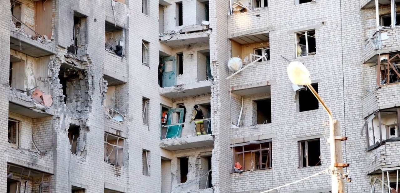 Четверо людей загинули, 19 зазнали поранень: наслідки російських обстрілів на Донеччині